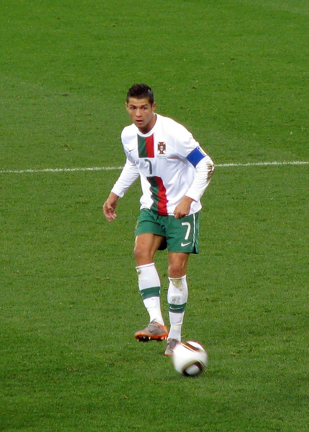 Top 10 Best Nike Soccer Cleats with Buying Guide - Which One GOAT Cristiano Ronaldo Wear?